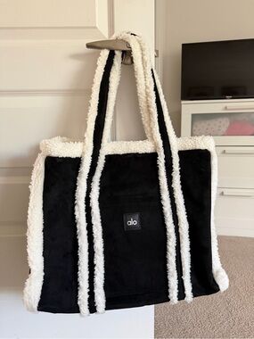 ALO Yoga large Black Tote with White Sherpa Trim